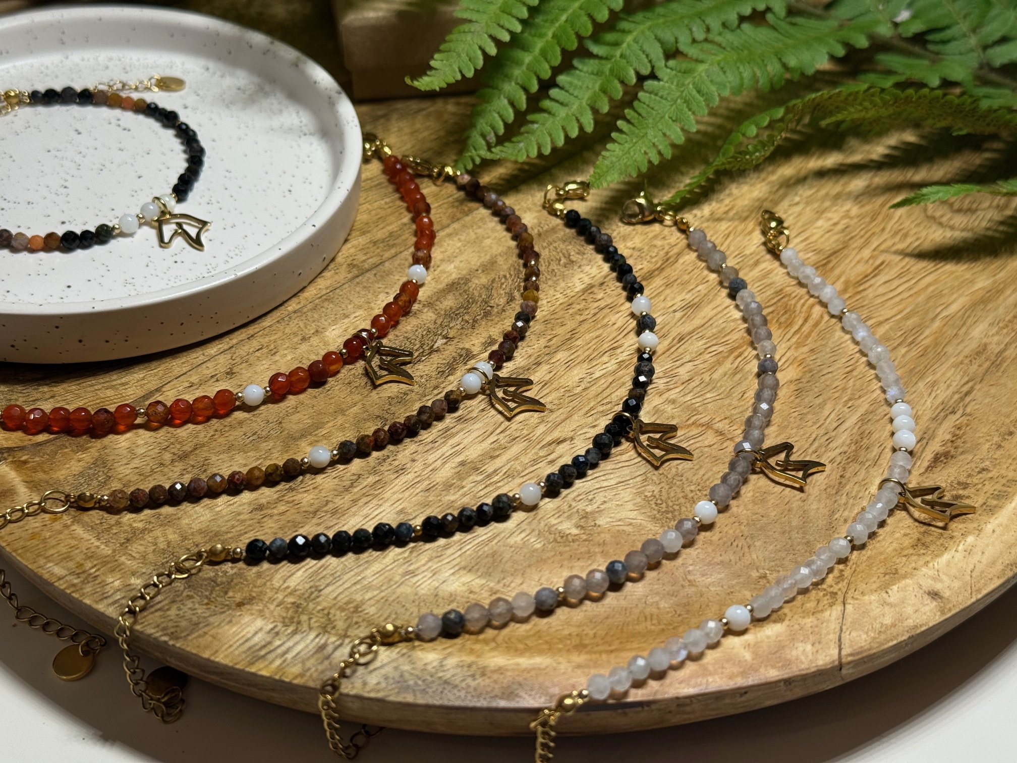 Jak dbać o biżuterię z kamieni naturalnych